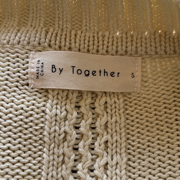 NWT By Together Wall Flower Cable Button Up Cardigan in Natural.  Size Small - Picture 5 of 7